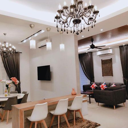 Sea Lion Kuala Selangor Semi-Detached Homestay Exterior photo
