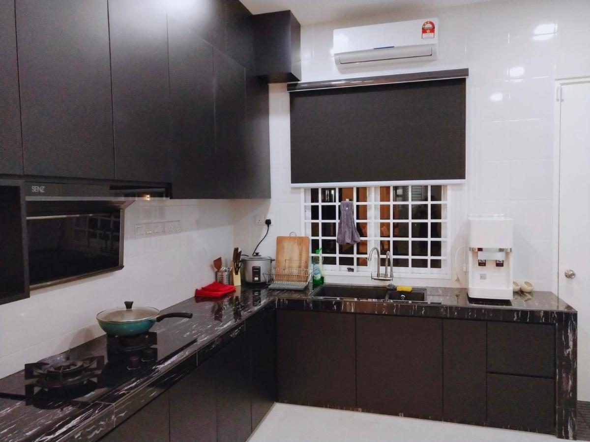 Sea Lion Kuala Selangor Semi-Detached Homestay Exterior photo