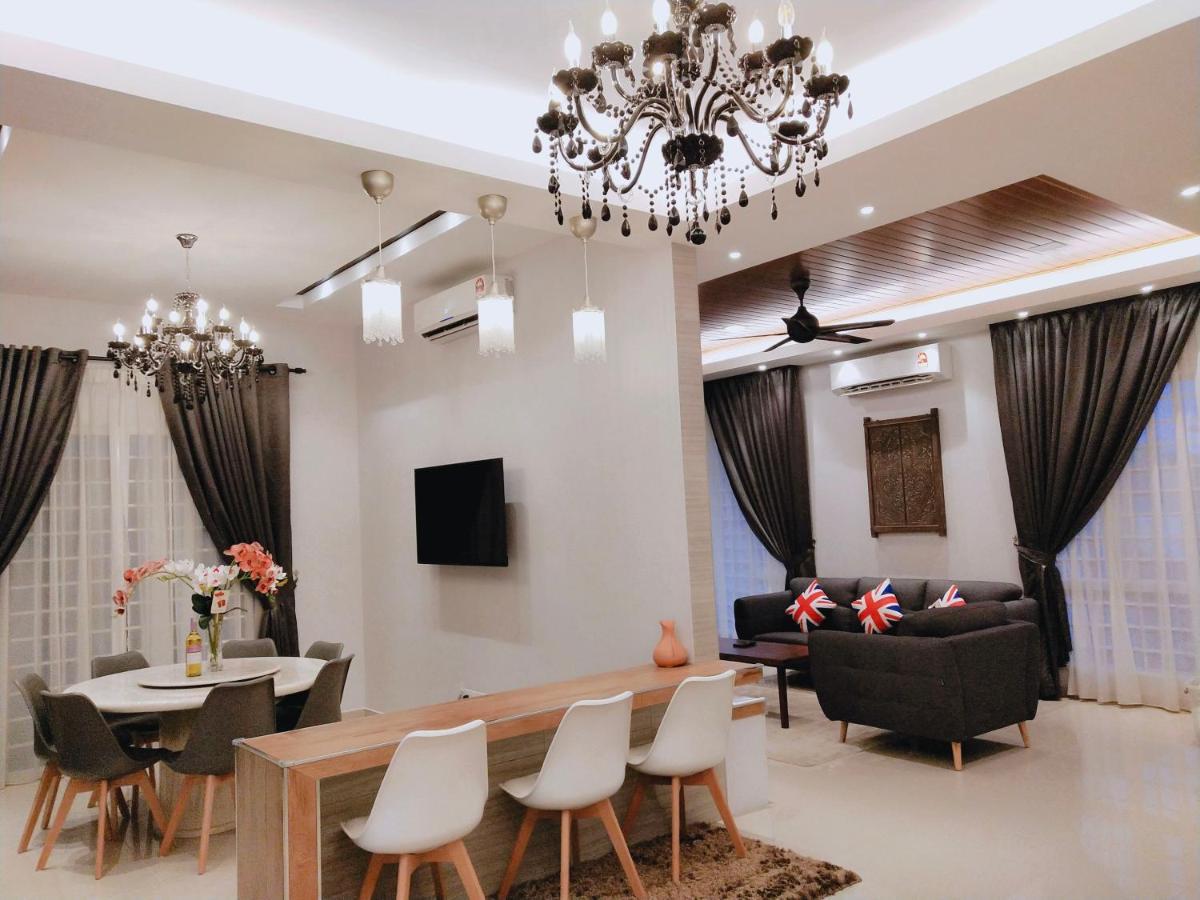 Sea Lion Kuala Selangor Semi-Detached Homestay Exterior photo