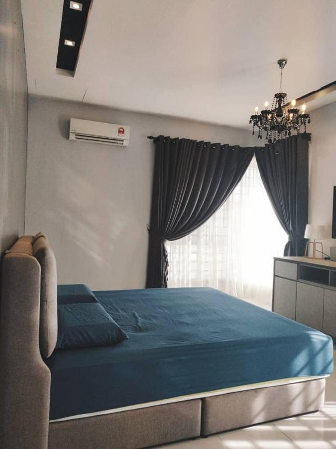 Sea Lion Kuala Selangor Semi-Detached Homestay Exterior photo